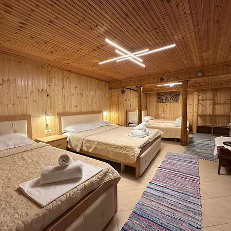 "Mani Guest House" Gjirokastër 外观 照片