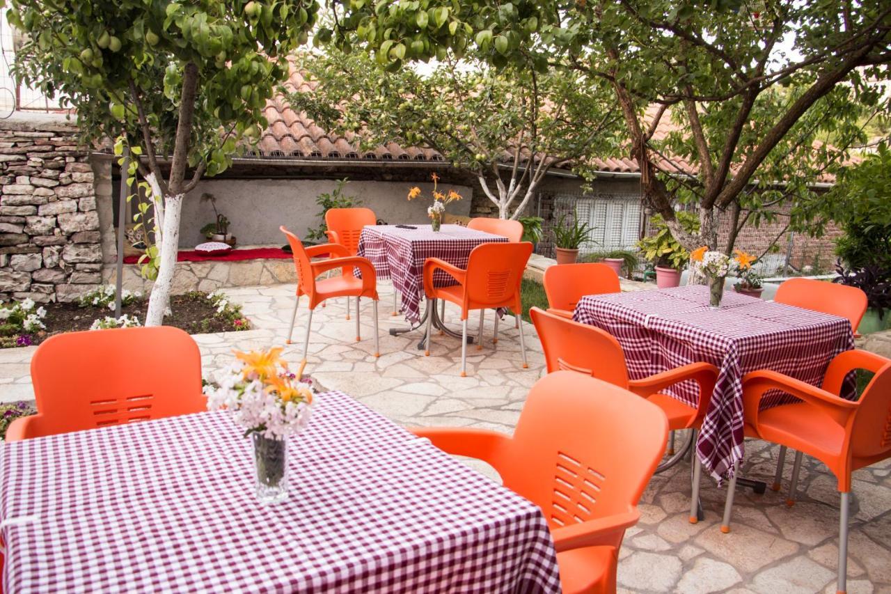 "Mani Guest House" Gjirokastër 外观 照片