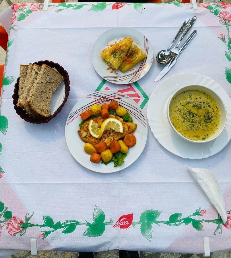 "Mani Guest House" Gjirokastër 外观 照片