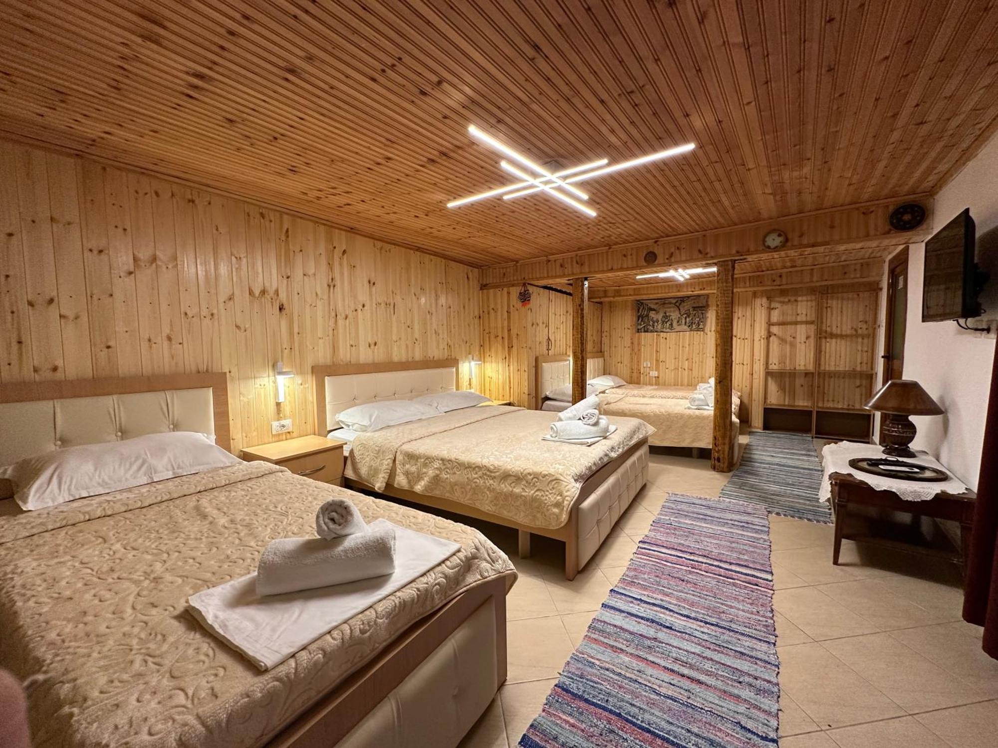"Mani Guest House" Gjirokastër 外观 照片