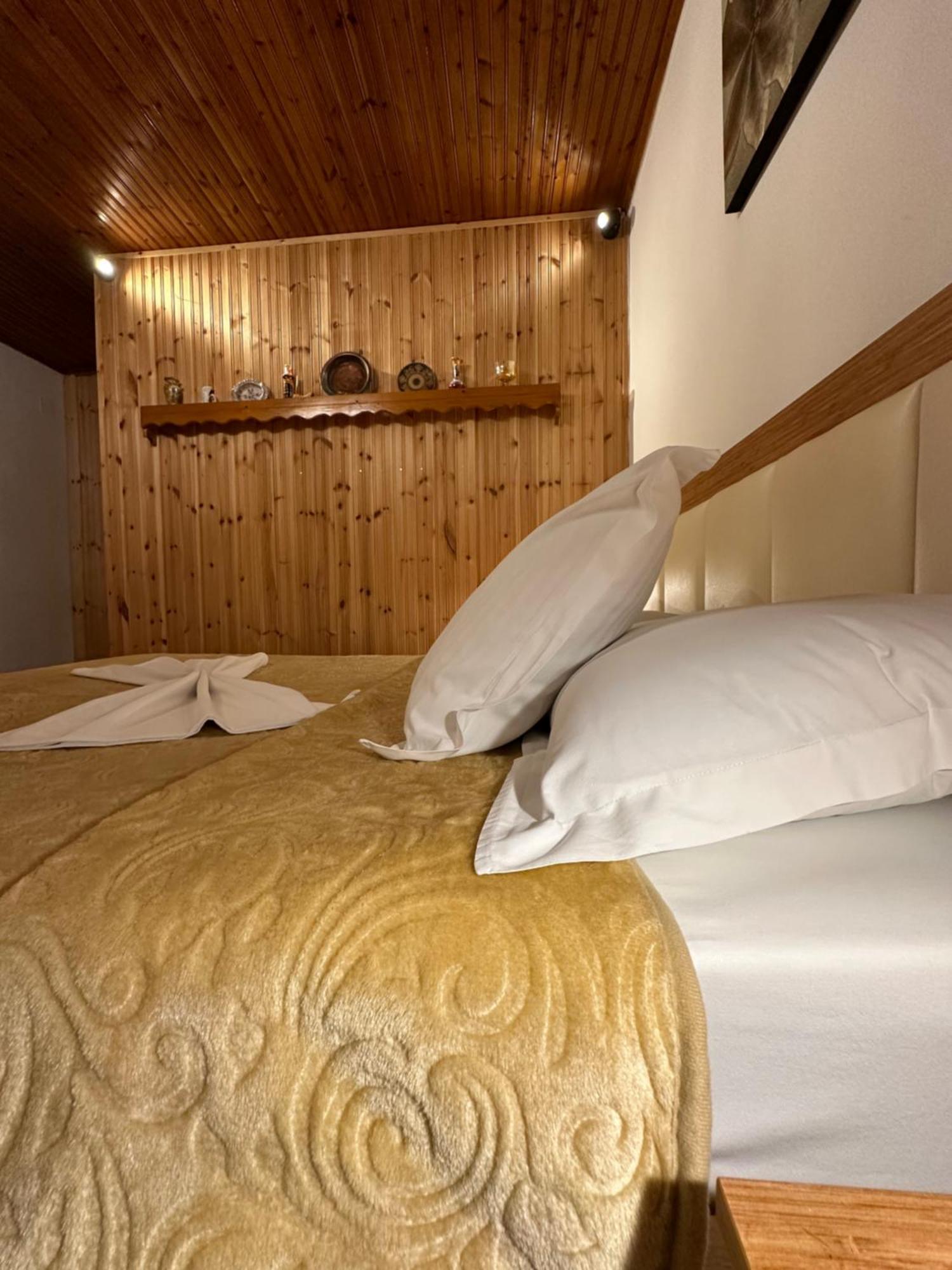 "Mani Guest House" Gjirokastër 外观 照片