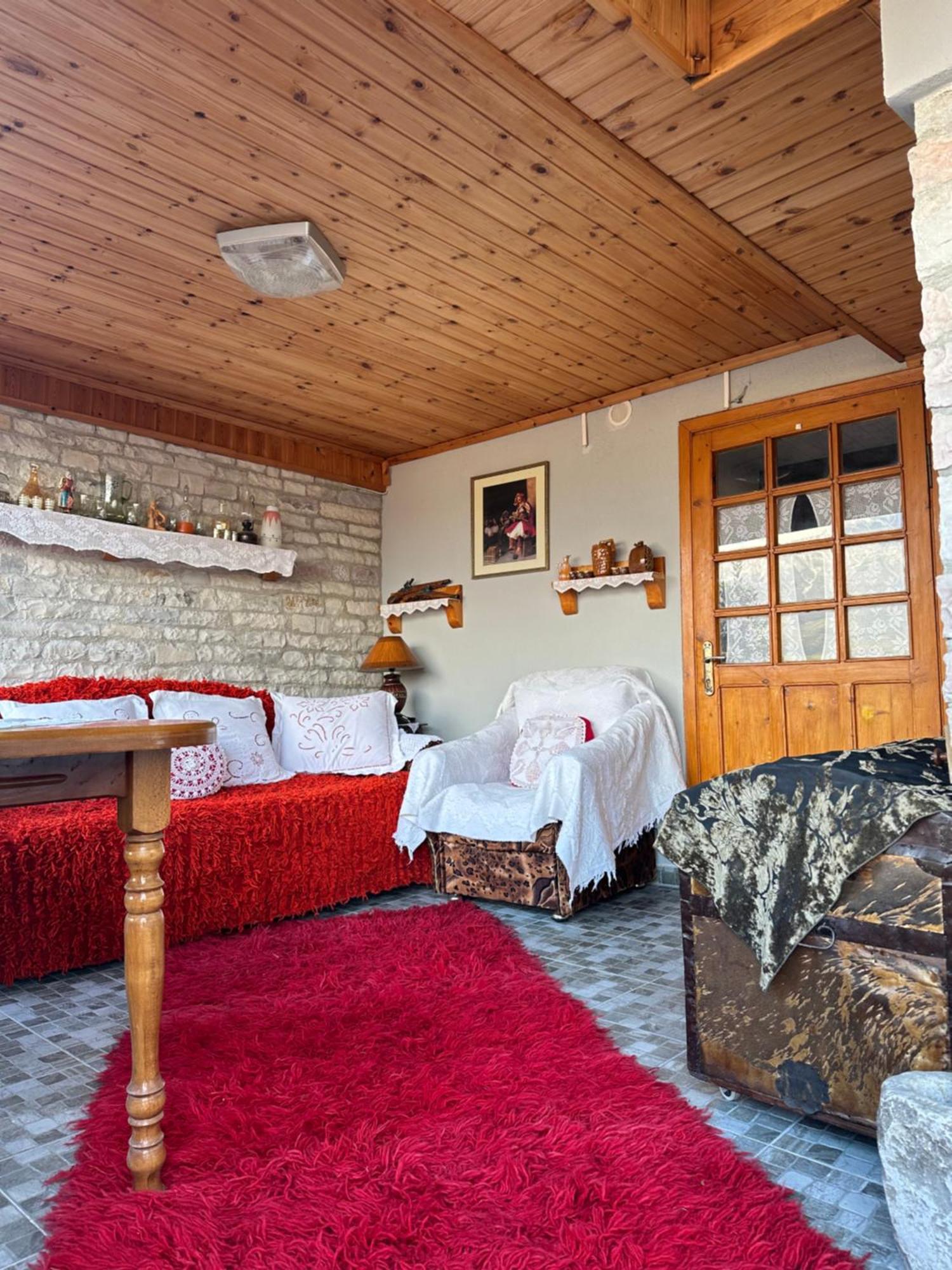 "Mani Guest House" Gjirokastër 外观 照片
