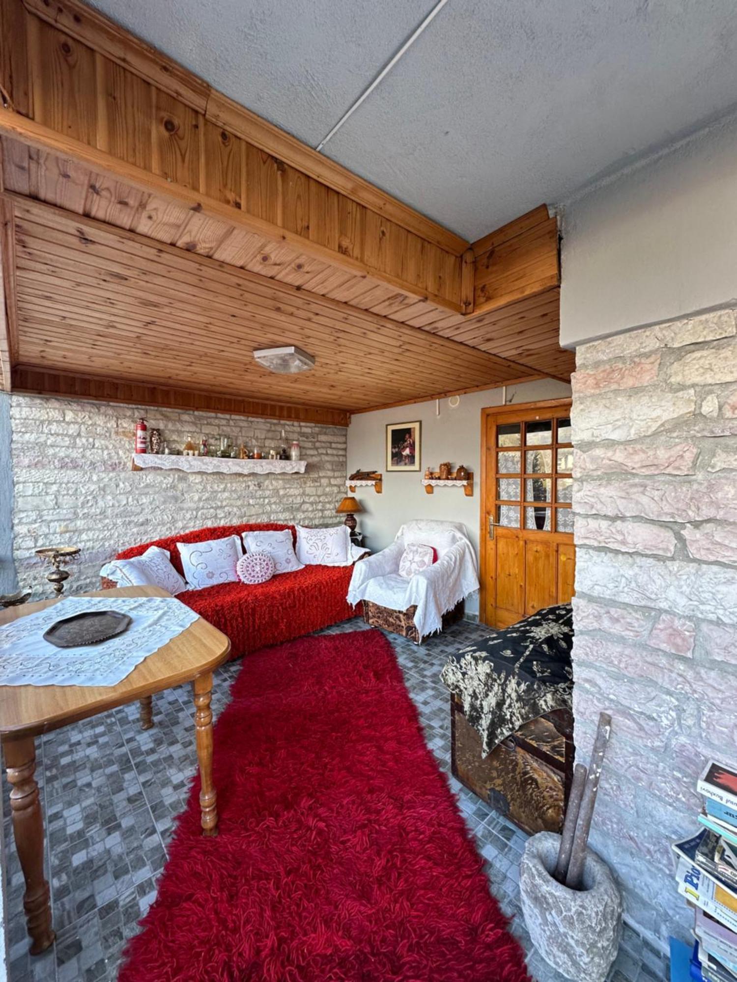 "Mani Guest House" Gjirokastër 外观 照片