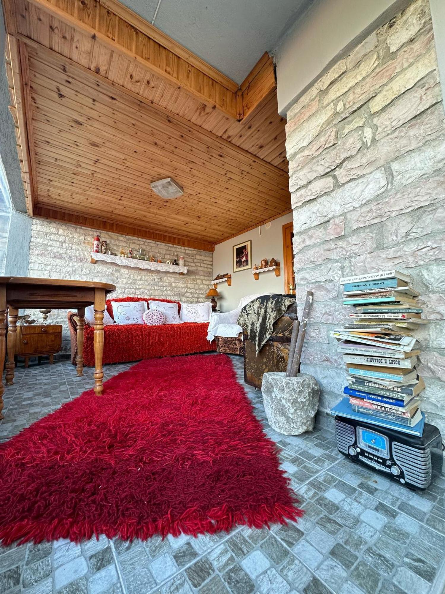 "Mani Guest House" Gjirokastër 外观 照片